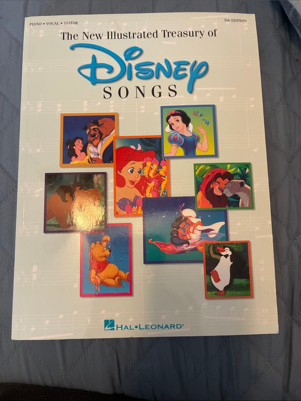 The New Illustrated Treasury of Disney Songs - White/Blue Cover